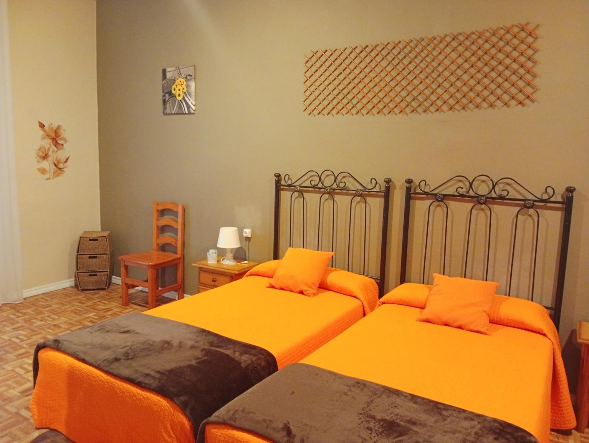 Hospedaje Don Pelayo Gijon Room photo